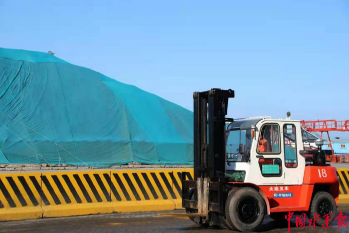 叉车司机工作场景