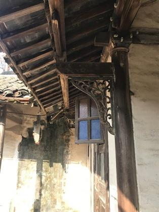 △ 修缮前前厅飞椽雀替