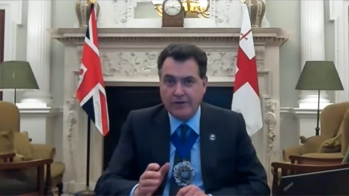 （伦敦金融城市长Vincent Keaveny发表主题演讲）