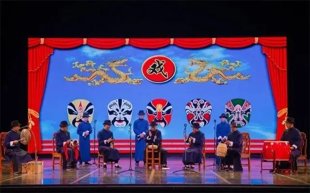 昆明《滇韵锣鼓闹戏台》