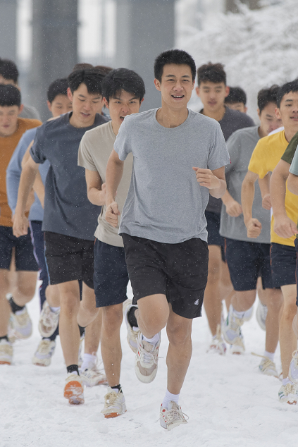 高至霆《超越》青年陈敬业剧照