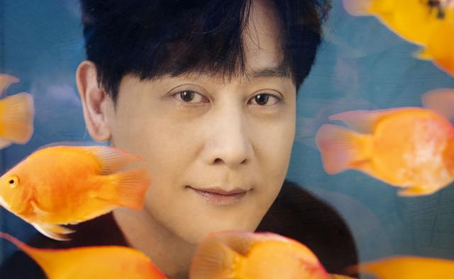 邱心志说，他更喜欢现在平平淡淡的生活，演戏对他来说只是一份工作。人物摄影/新京报记者 郭延冰