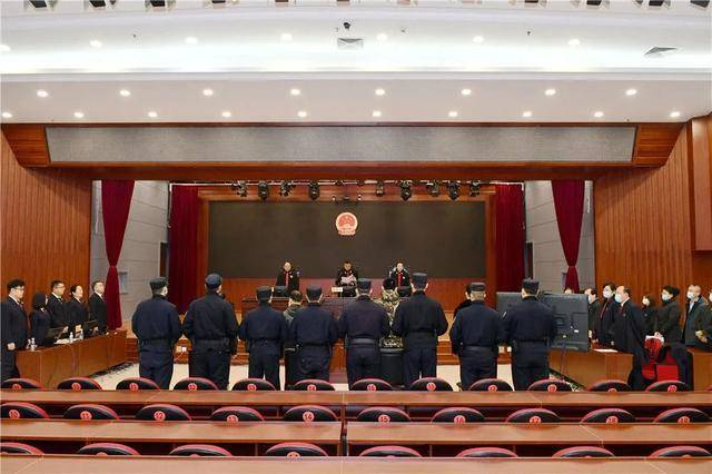 ▲ 2020年11月20日，黑龙江省22家法院对38件黑恶势力和“保护伞”案件集中宣判 图源：长安剑