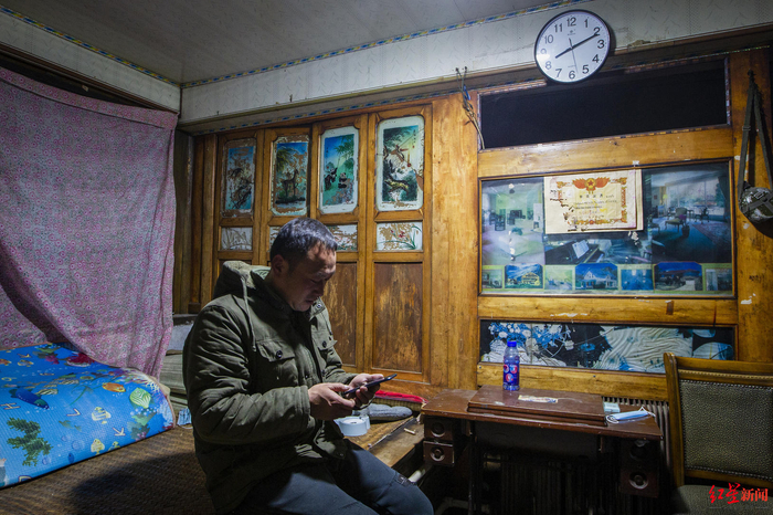 张同学 图据视觉中国