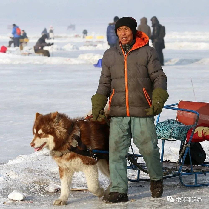 景区坐雪橇的客人都不好找了（图：壹图网）