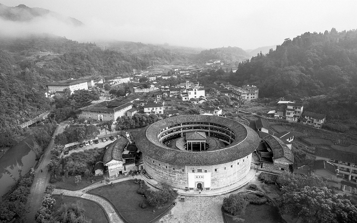     俯瞰洪坑村  福建土楼永定景区 供图