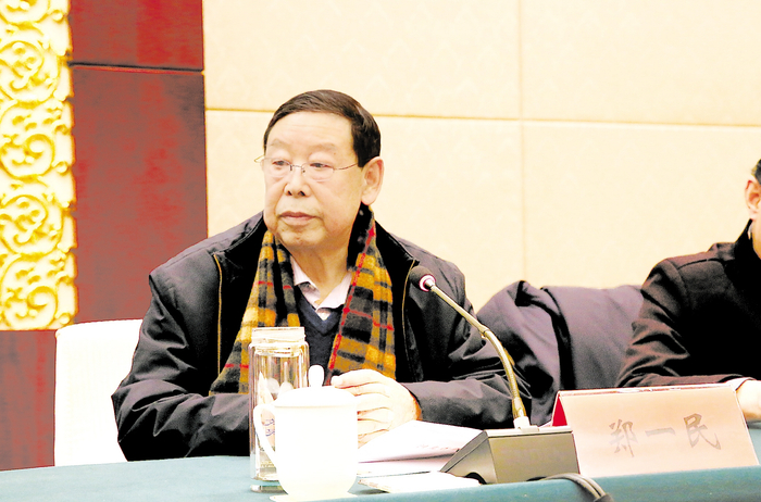    我省学者、民间文化研究者郑一民。