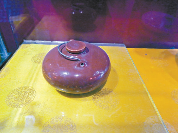 　　陶瓷“汤婆子”（图2）