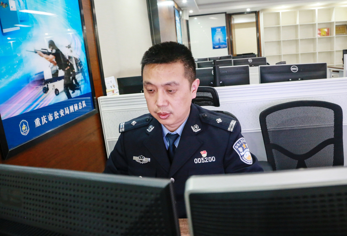 ↑赵书杰在工作中&nbsp;受访者供图