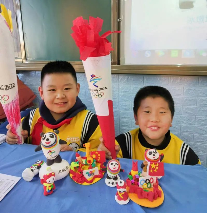 包头市昆都仑区包钢第十八小学手工作品