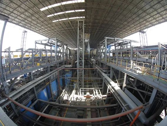 振华股份建设的全国铬盐生产行业最大规划回转窑。(杨扬 摄)