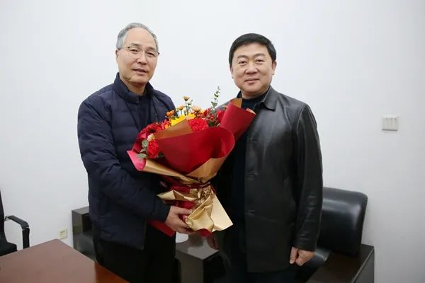 副校长房玉林看望慰问农学院薛吉全教授