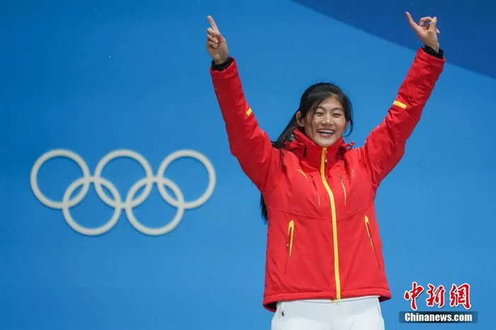 刘佳宇在平昌获得银牌。中新社记者 崔楠 摄