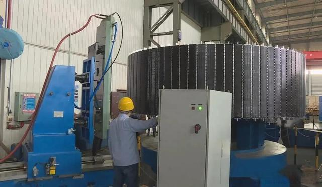 　　△国内首台（套）大型永磁电机整体充磁设备研制成功。