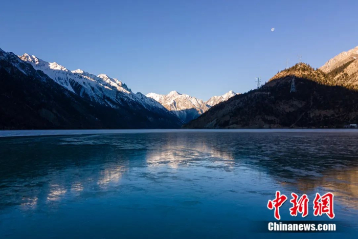 然乌湖 中新社记者 江飞波 摄