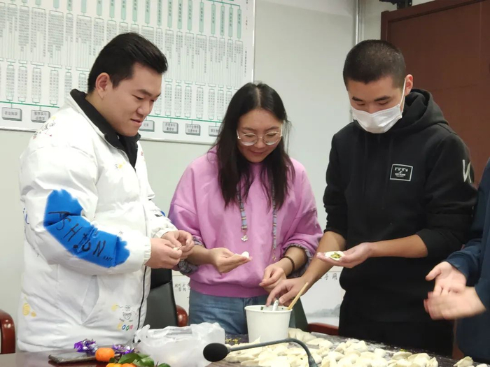 留校不孤独，年味别样浓