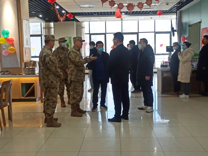 ▲ 了解询问春节期间餐饮保障