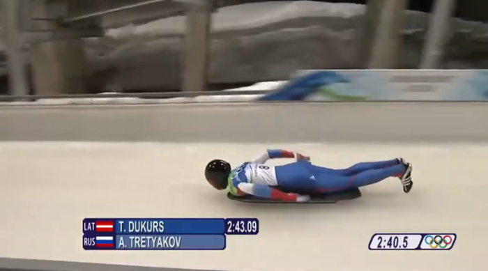 钢架雪车比赛截图↑