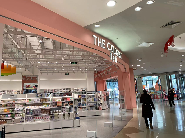 THE COLORIST调色师占据成都高新区世豪广场显眼位置 每经记者 刘雪梅 摄