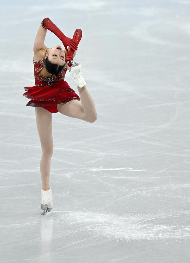 2月7日，中国选手朱易在比赛中。新华社记者李一博摄