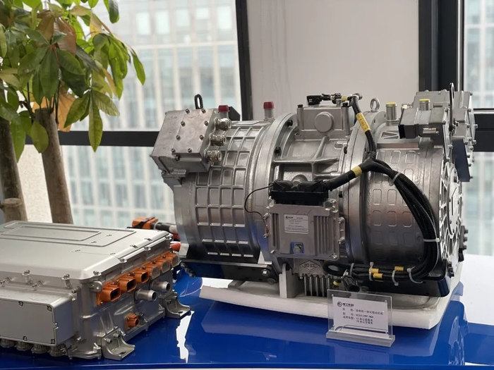 双电机一体化驱动总成