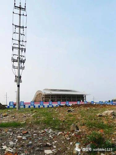 2010年尚未竣工的国际速滑馆