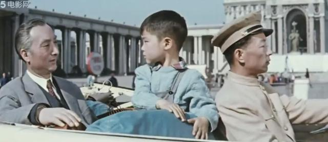 影片中的上海展览中心（中苏友好大厦）