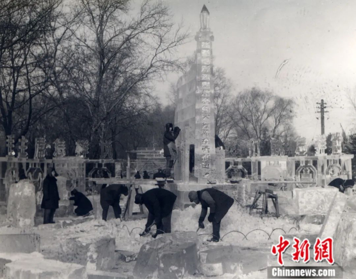 1966年的第四届哈尔滨冰灯游园会。哈尔滨冰灯游园会供图