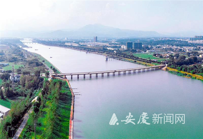 水清岸绿、风景如画的潜水河。通讯员 仰焘 摄