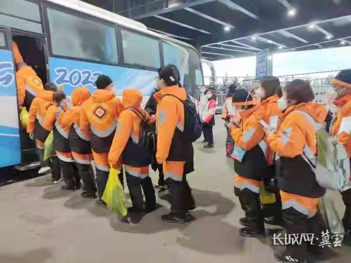 搭载亿华通的燃油电池发动机的车辆服务于冬奥。亿华通供图