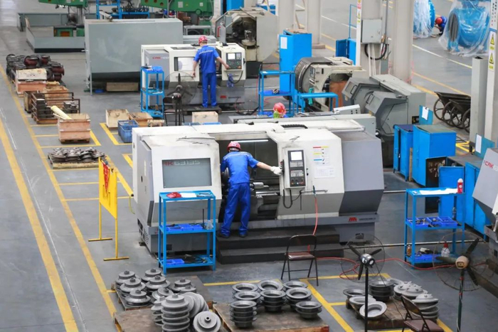 株洲南方阀门股份有限公司工人们开始了忙碌的生产