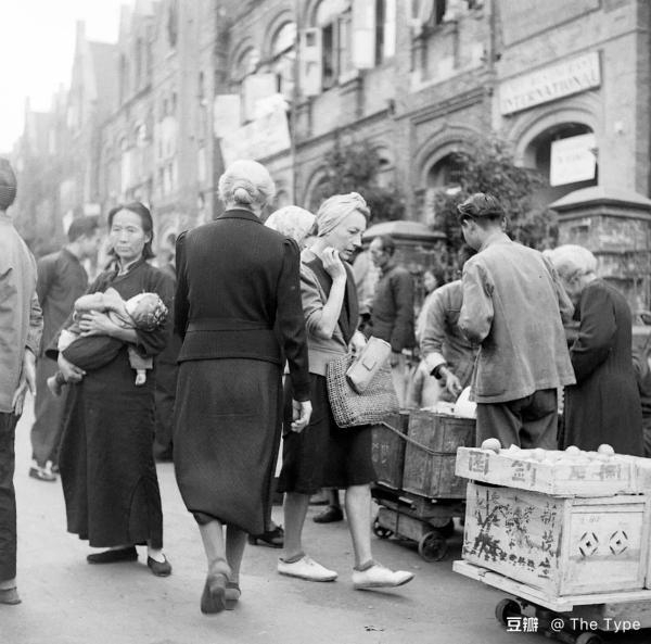 上海舟山路马路市集。图：Life Magazine