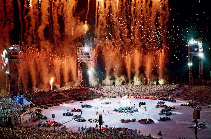 1994年2月12日，挪威利勒哈默尔，第17届冬奥会开幕式。