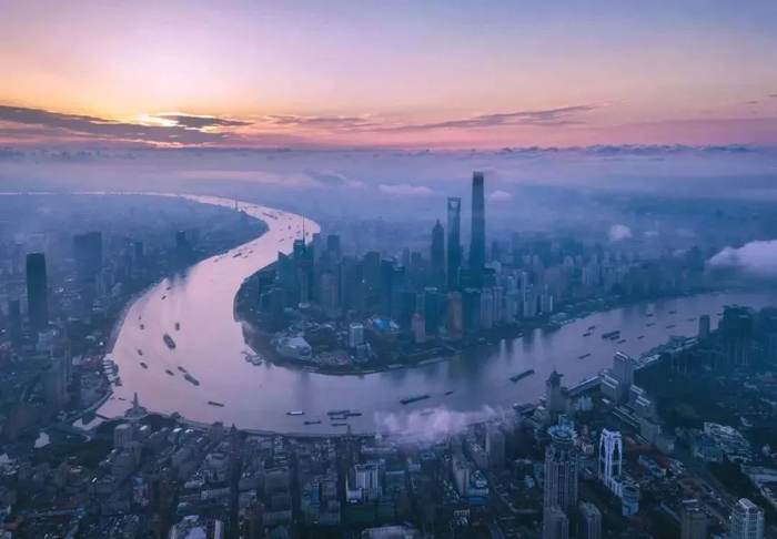 晨光中的陆家嘴。新华社记者 任珑 摄