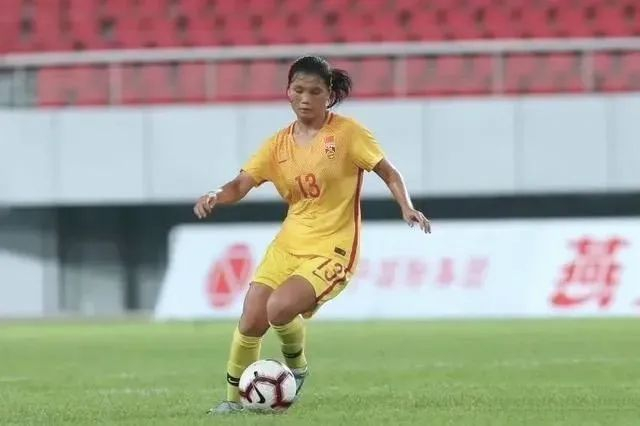 海南女足球员王靖怡在2019亚足U-16女足锦标赛中