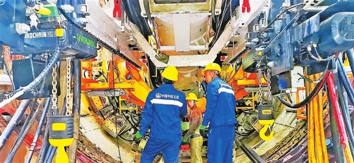 “超级装备”——“龙祥号”盾构机