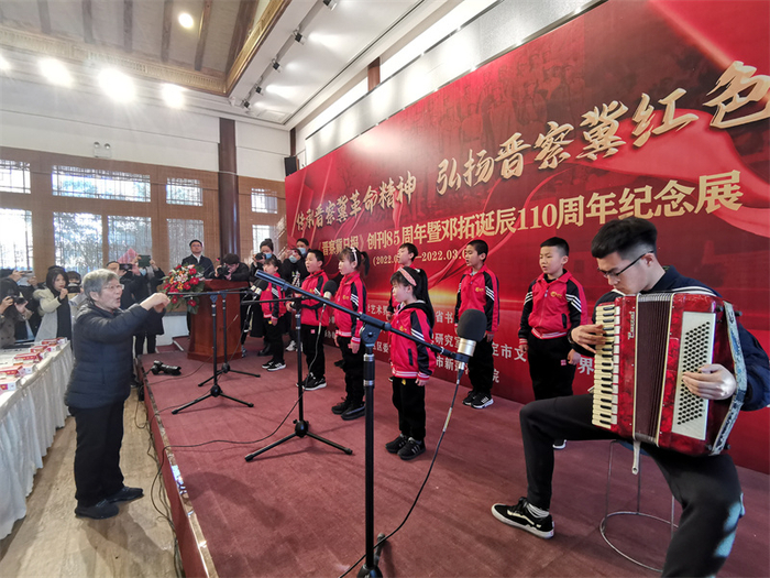 图为马兰小乐队演出现场。  河北日报记者李连成摄