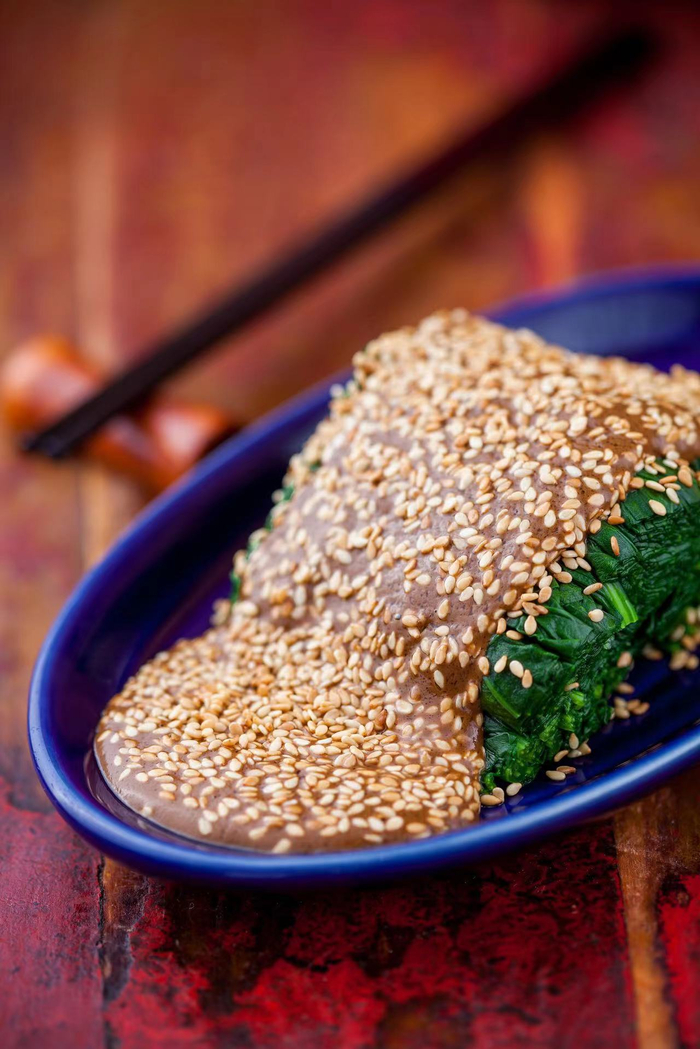 芝麻菠菜是童年的味道。