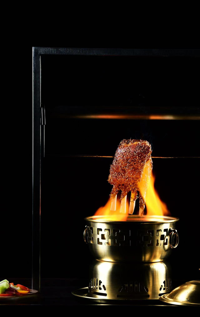 孜然蜂蜜烤羊排。