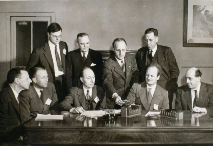 1900 年，在纽约斯克内克塔迪举行的物理学家会议（视觉中国供图）