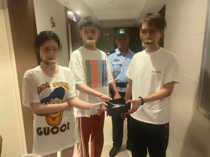 贩卖毒品电子烟的酒吧销售人员 海南警方供图