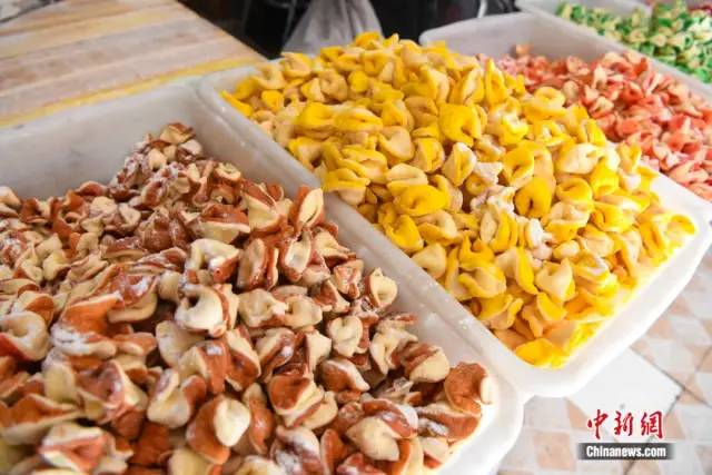 图为藏历新年节日市场上的卡塞。中新社记者 贡嘎来松 摄