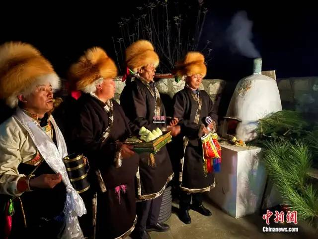图为工布新年举行传统仪式。中新社记者 冉文娟 摄