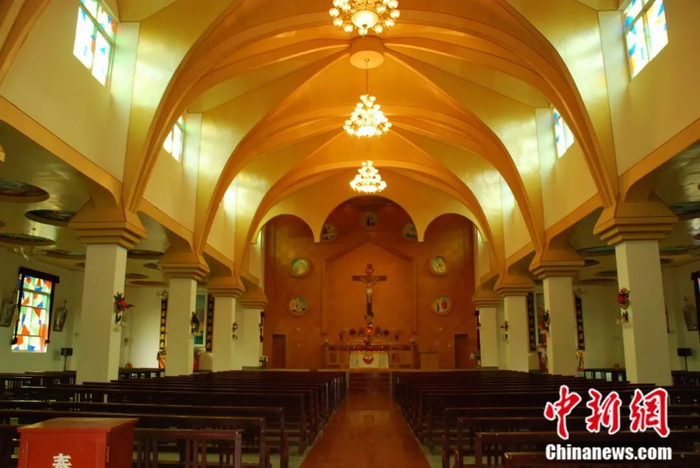 西藏唯一的天主教堂——昌都芒康县盐井天主教堂。芒康县旅游发展局 供图