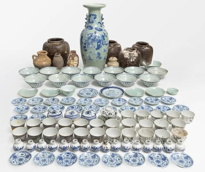 “长江口二号”古船部分出水文物（资料照片）。新华社发（上海市文物局供图）