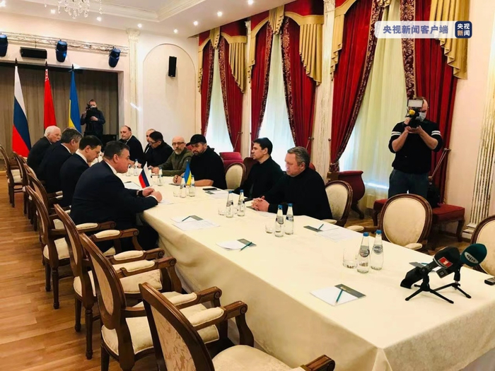 △总台直击丨俄罗斯代表团和乌克兰代表团举行谈判