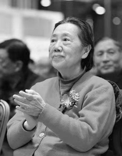 周秉宜 林辉拍摄