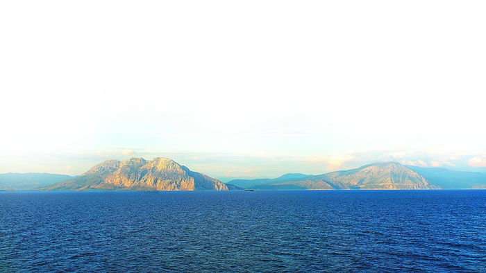 最新被拿到公开市场上挂牌拍卖的希腊马克里岛。