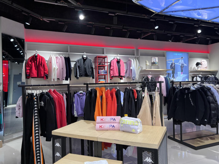 （Kappa门店，图/《财经天下》周刊 摄）