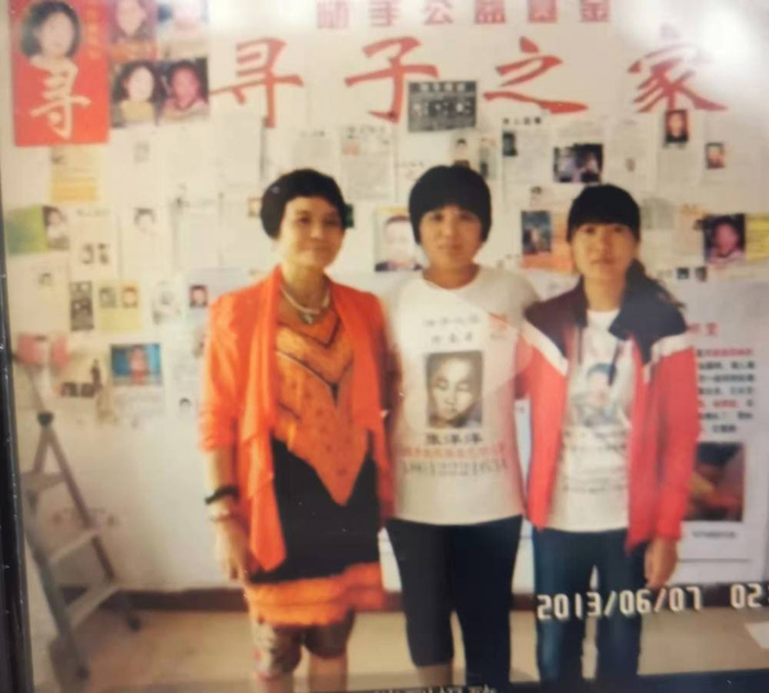 ▲ 杨素慧（左一）